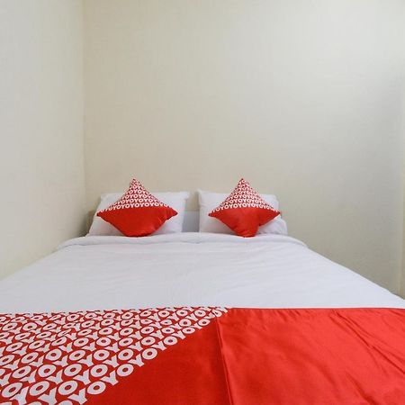 Hotel Oyo 1542 Yessy Mansion Ngabean Zewnętrze zdjęcie