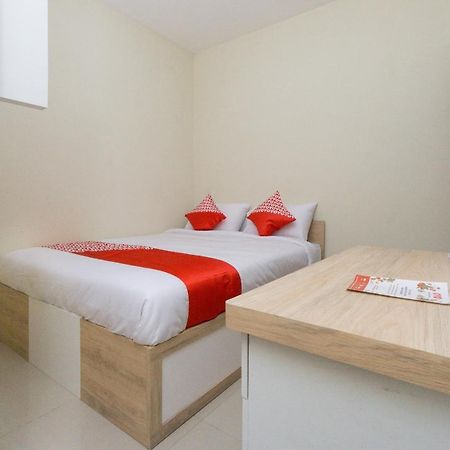 Hotel Oyo 1542 Yessy Mansion Ngabean Zewnętrze zdjęcie
