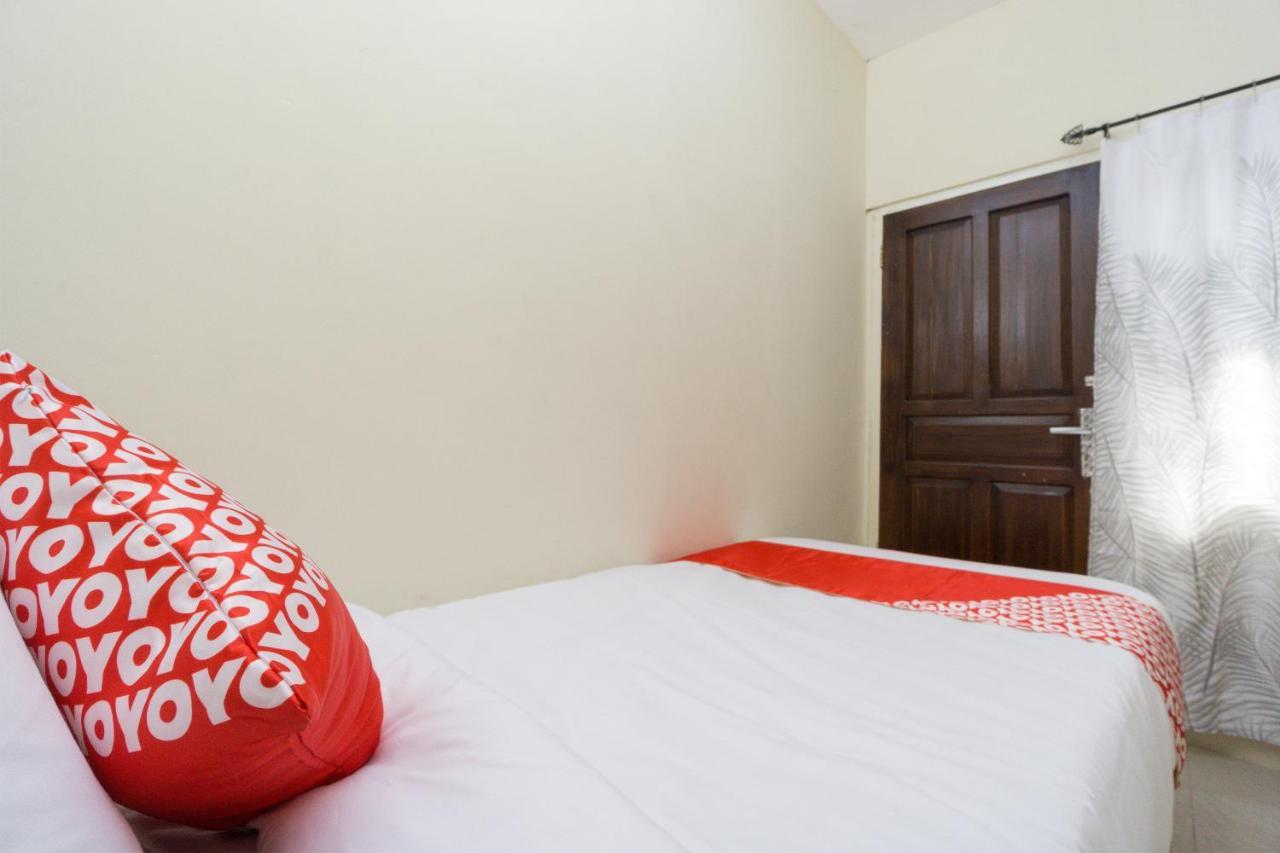 Hotel Oyo 1542 Yessy Mansion Ngabean Zewnętrze zdjęcie