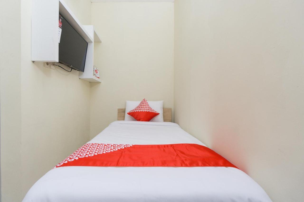 Hotel Oyo 1542 Yessy Mansion Ngabean Zewnętrze zdjęcie