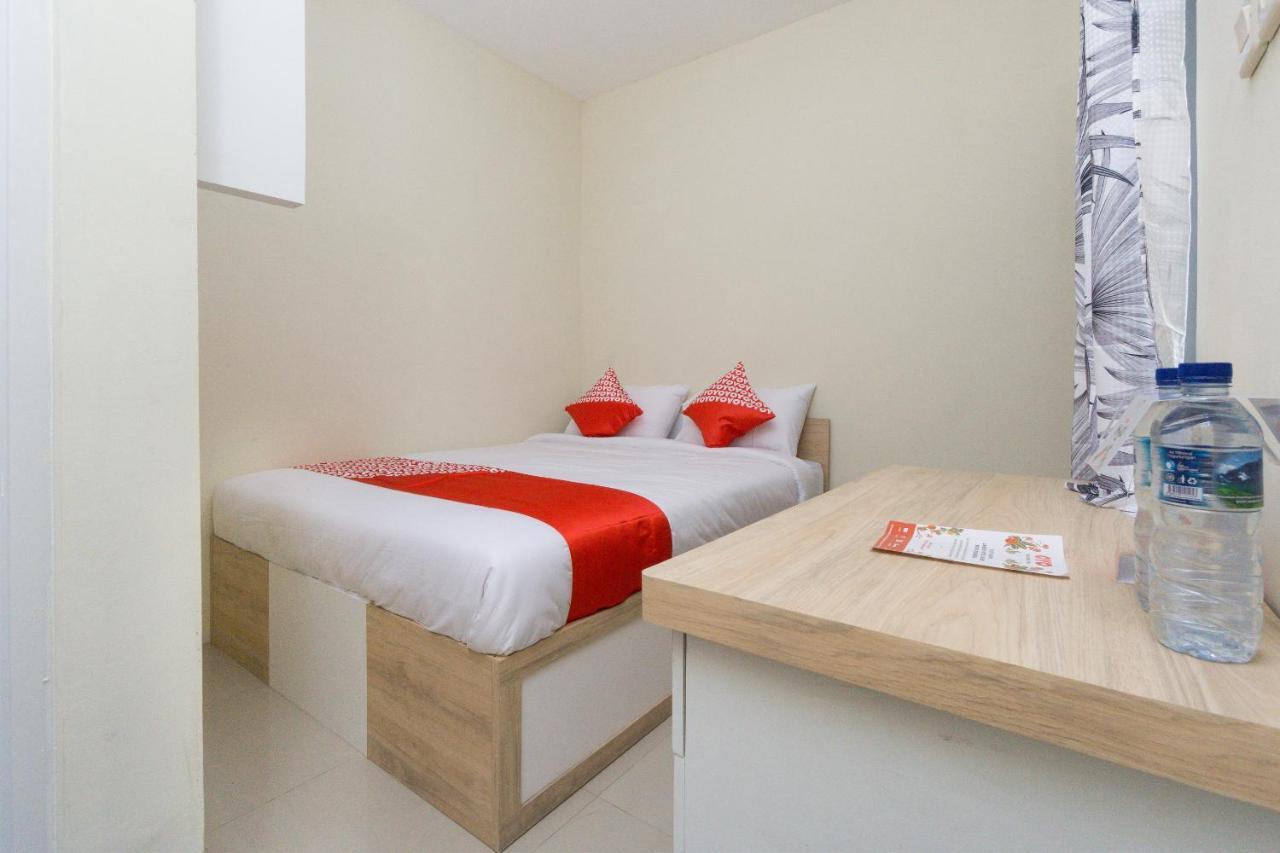 Hotel Oyo 1542 Yessy Mansion Ngabean Zewnętrze zdjęcie