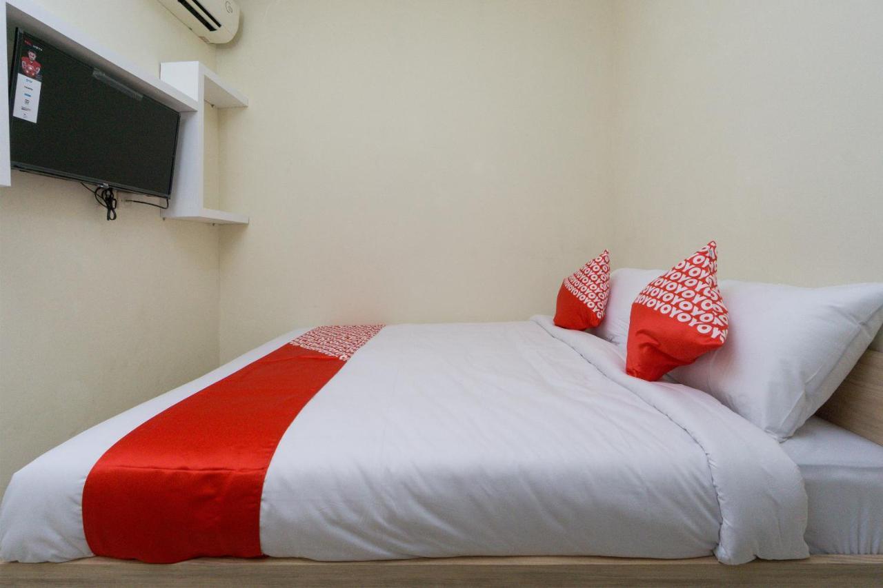 Hotel Oyo 1542 Yessy Mansion Ngabean Zewnętrze zdjęcie