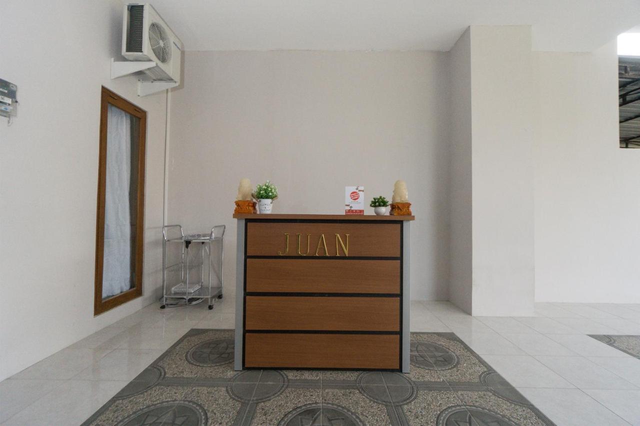 Hotel Oyo 1542 Yessy Mansion Ngabean Zewnętrze zdjęcie