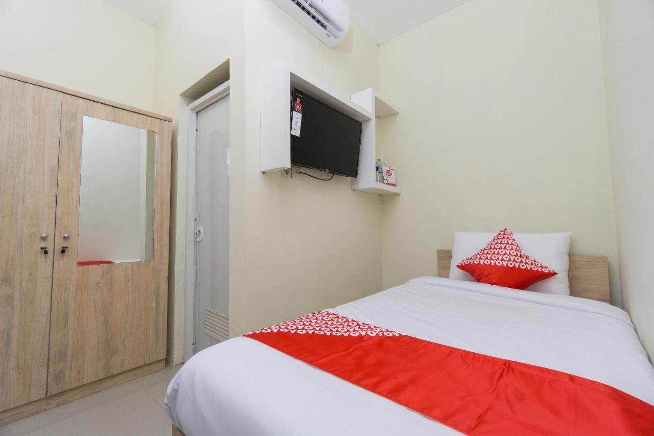 Hotel Oyo 1542 Yessy Mansion Ngabean Zewnętrze zdjęcie
