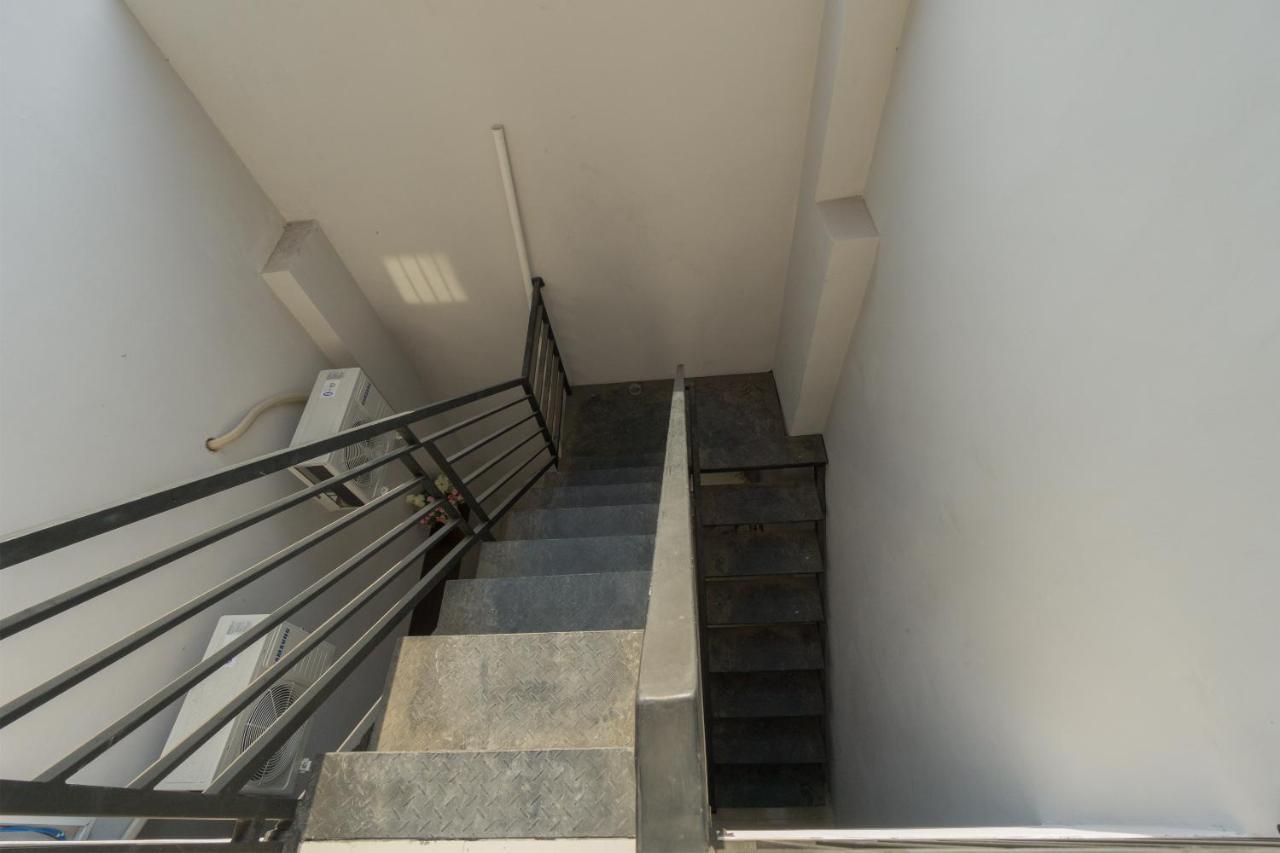 Hotel Oyo 1542 Yessy Mansion Ngabean Zewnętrze zdjęcie