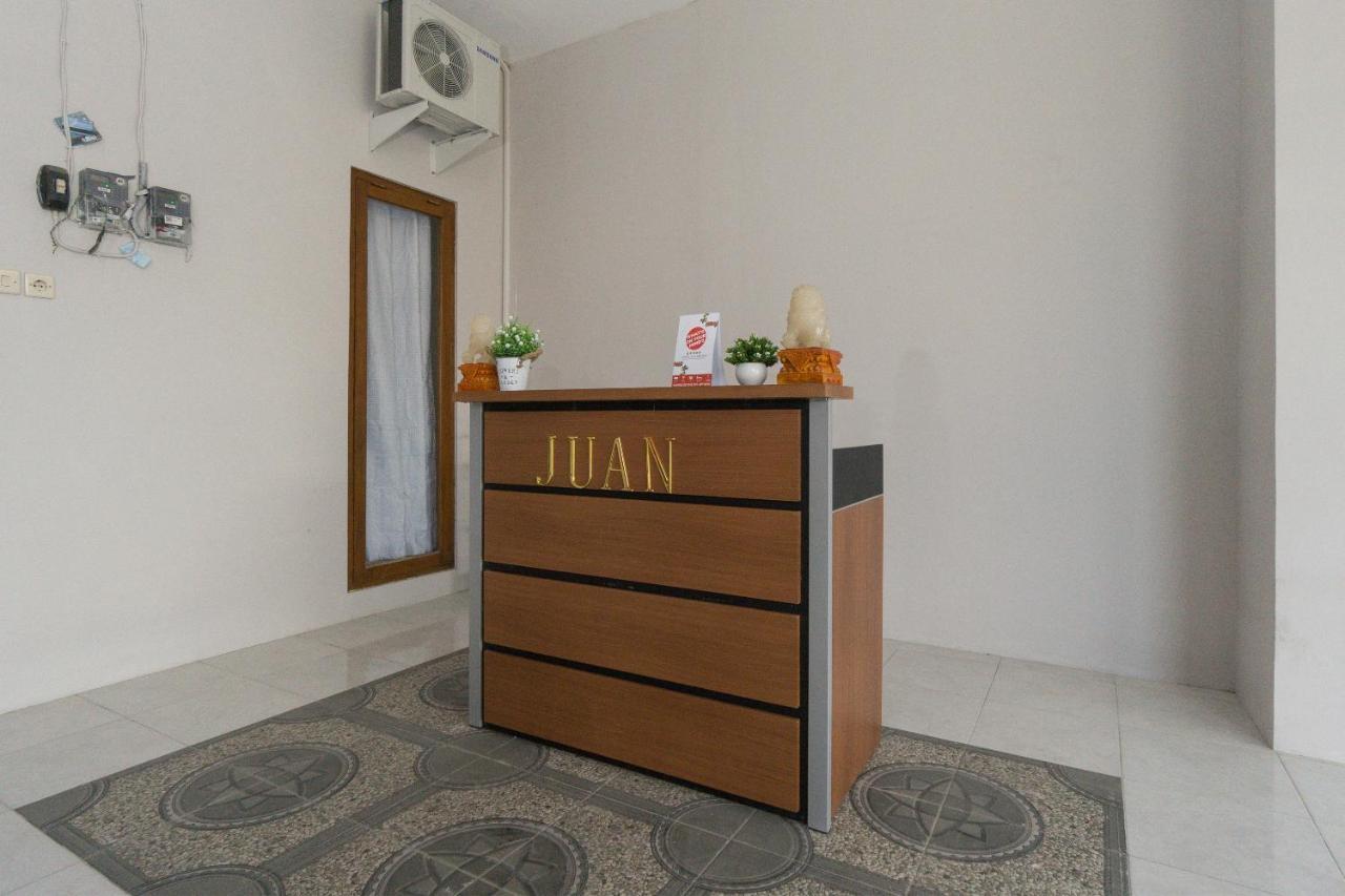Hotel Oyo 1542 Yessy Mansion Ngabean Zewnętrze zdjęcie
